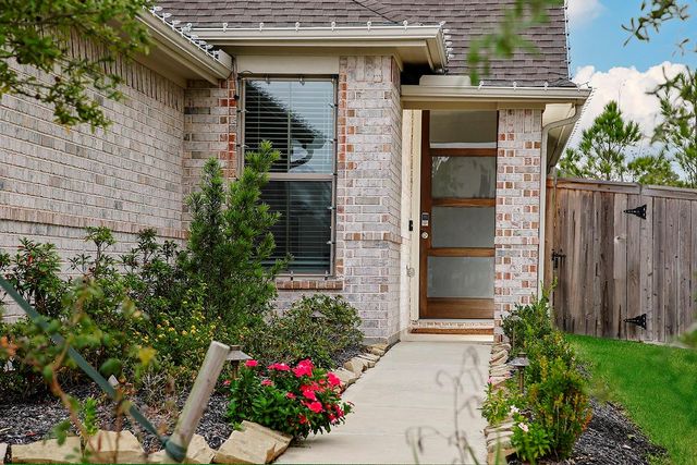 249 Trapper Creek Drive, Conroe, TX 77304