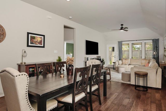 249 Trapper Creek Drive, Conroe, TX 77304