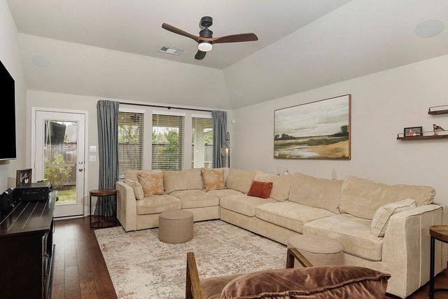 249 Trapper Creek Drive, Conroe, TX 77304