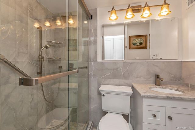 70-20 108th Street 5P, Forest Hills, NY 11375