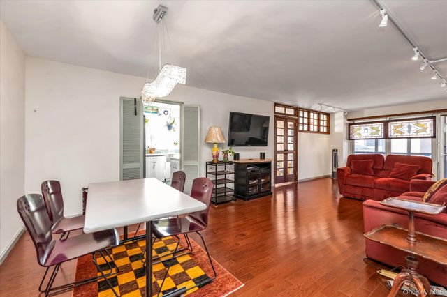 70-20 108th Street 5P, Forest Hills, NY 11375