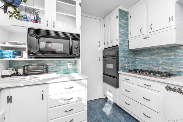 70-20 108th Street 5P, Forest Hills, NY 11375