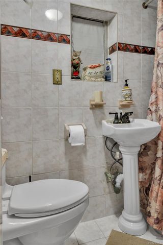 2308 31 Drive, Astoria, NY 11106