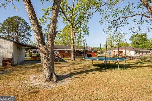 2210 Albany Avenue, Waycross, GA 31503