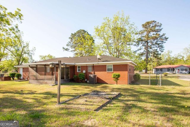 2210 Albany Avenue, Waycross, GA 31503