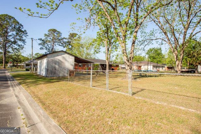 2210 Albany Avenue, Waycross, GA 31503