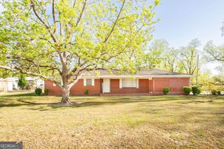 2210 Albany Avenue, Waycross, GA 31503