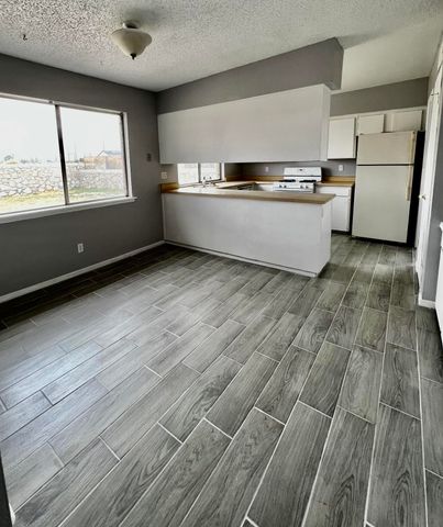 1618 DALE DOUGLAS Drive, El Paso, TX 79936