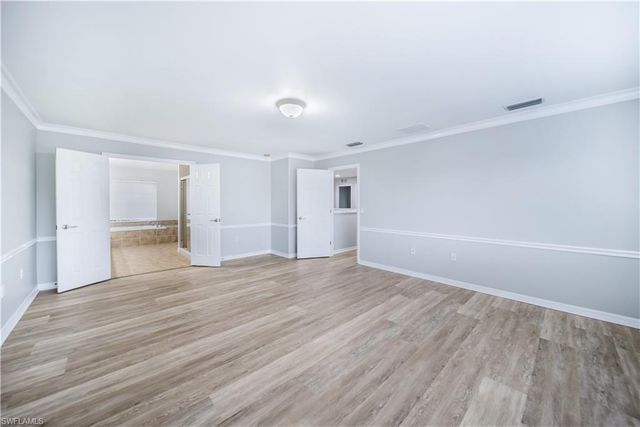 2133 Fairmont LN, Naples, FL 34120