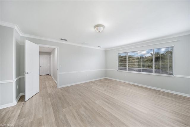 2133 Fairmont LN, Naples, FL 34120