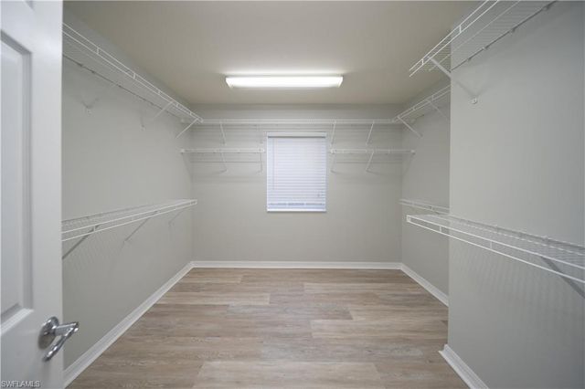 2133 Fairmont LN, Naples, FL 34120