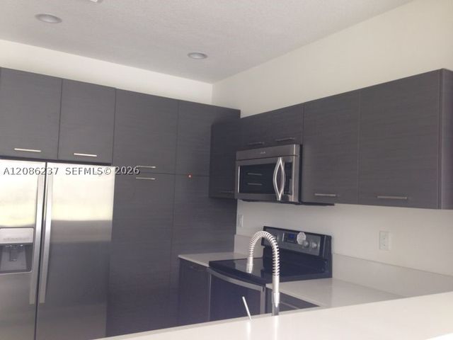 3566 NW 13th St, Lauderhill, FL 33311