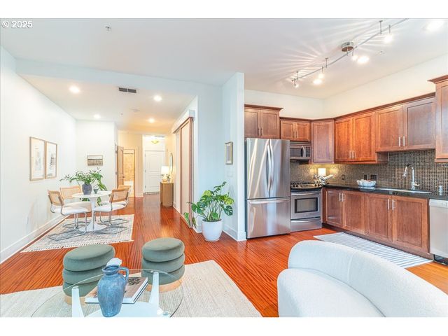 838 Se 38th Ave 209, Portland, OR 97214