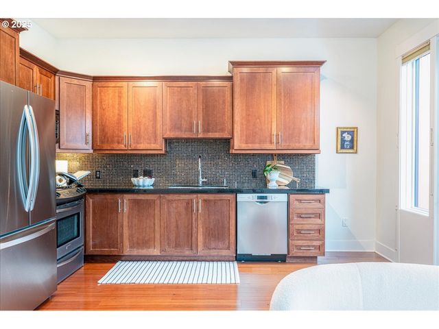 838 Se 38th Ave 209, Portland, OR 97214