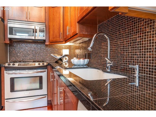 838 Se 38th Ave 209, Portland, OR 97214