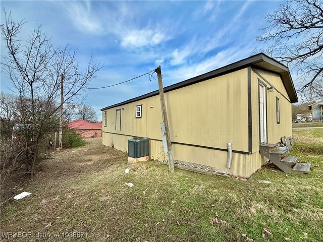 401 Warner Street, Poteau, OK 74953