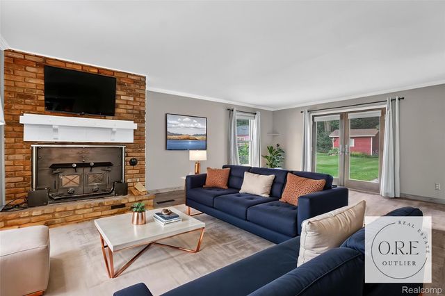 2356 Pineview Court, Flint Charter Township, MI 48433