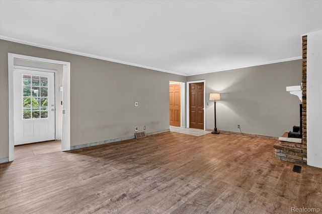 2356 Pineview Court, Flint Charter Township, MI 48433