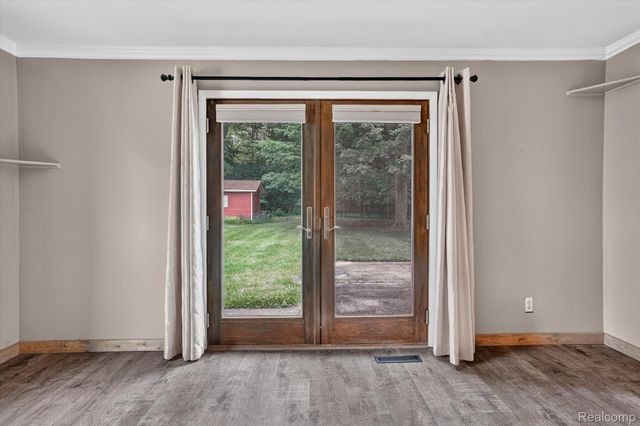 2356 Pineview Court, Flint Charter Township, MI 48433