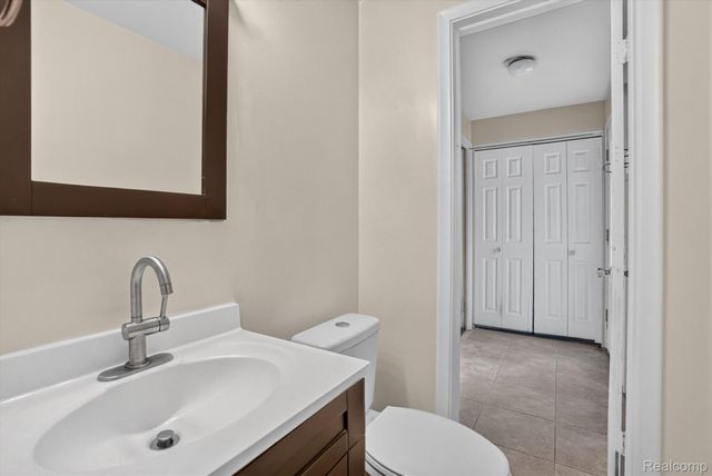 2356 Pineview Court, Flint Charter Township, MI 48433