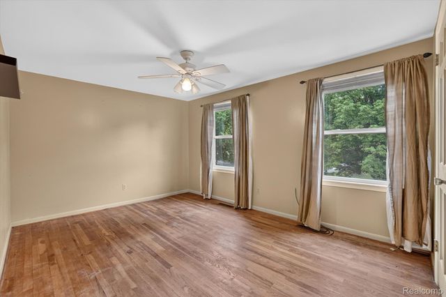 2356 Pineview Court, Flint Charter Township, MI 48433