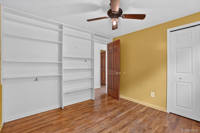 2356 Pineview Court, Flint Charter Township, MI 48433