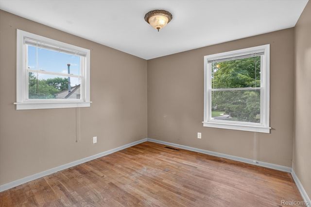 2356 Pineview Court, Flint Charter Township, MI 48433
