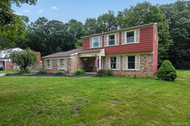 2356 Pineview Court, Flint Charter Township, MI 48433