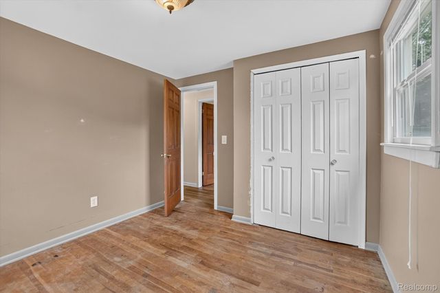 2356 Pineview Court, Flint Charter Township, MI 48433