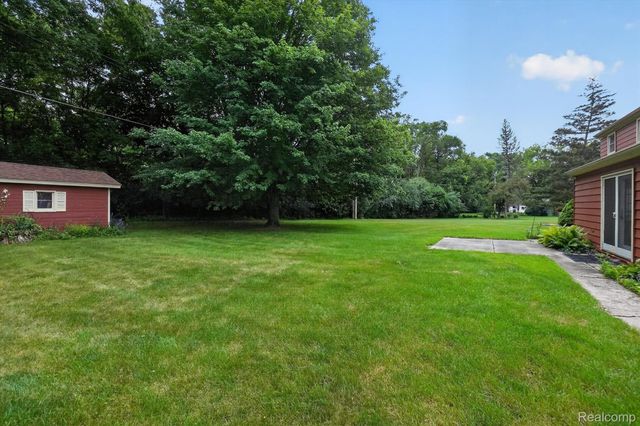 2356 Pineview Court, Flint Charter Township, MI 48433