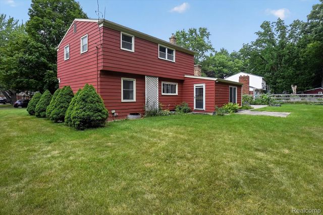 2356 Pineview Court, Flint Charter Township, MI 48433