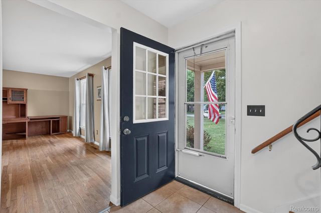 2356 Pineview Court, Flint Charter Township, MI 48433