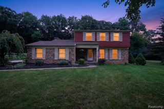 2356 Pineview Court, Flint Charter Township, MI 48433