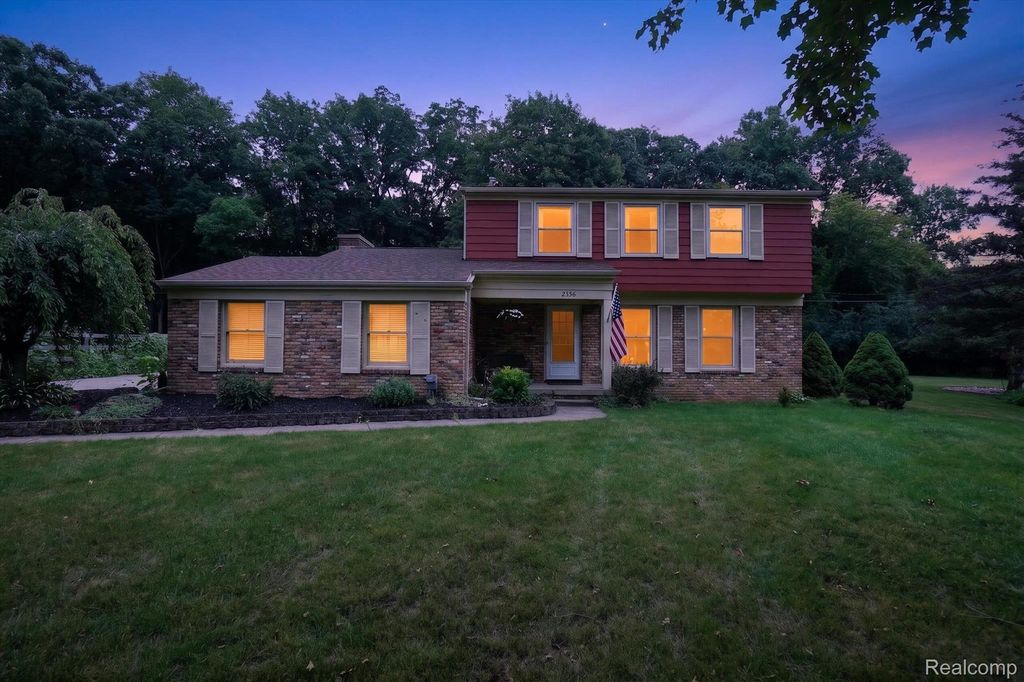 2356 Pineview Court, Flint Charter Township, MI 48433