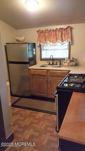 131 E Washington Avenue, Leonardo, NJ 07737