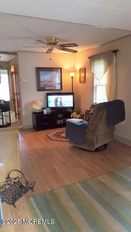 131 E Washington Avenue, Leonardo, NJ 07737