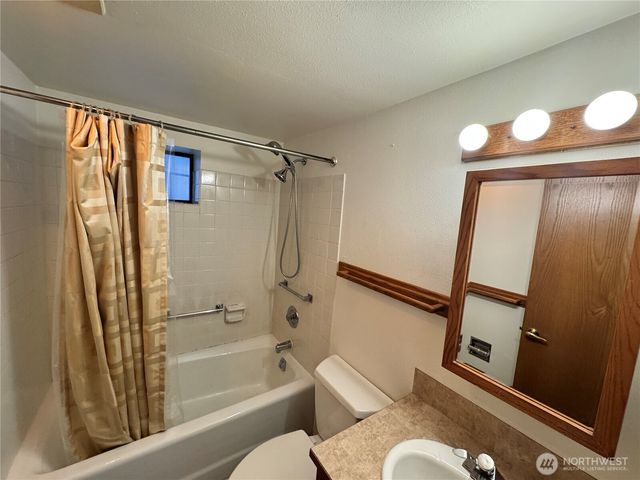 1730 Dexter Avenue N, Seattle, WA 98109