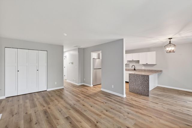 7956 Charles Way, Inver Grove Heights, MN 55076