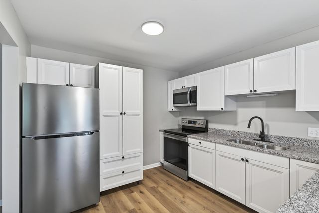 7956 Charles Way, Inver Grove Heights, MN 55076