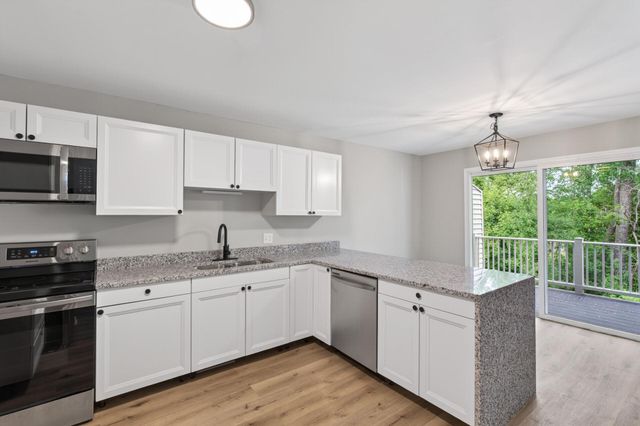 7956 Charles Way, Inver Grove Heights, MN 55076