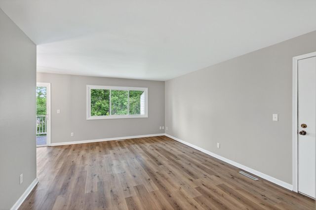 7956 Charles Way, Inver Grove Heights, MN 55076