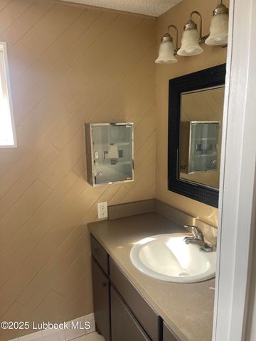 1411 24th Street, Lubbock, TX 79411