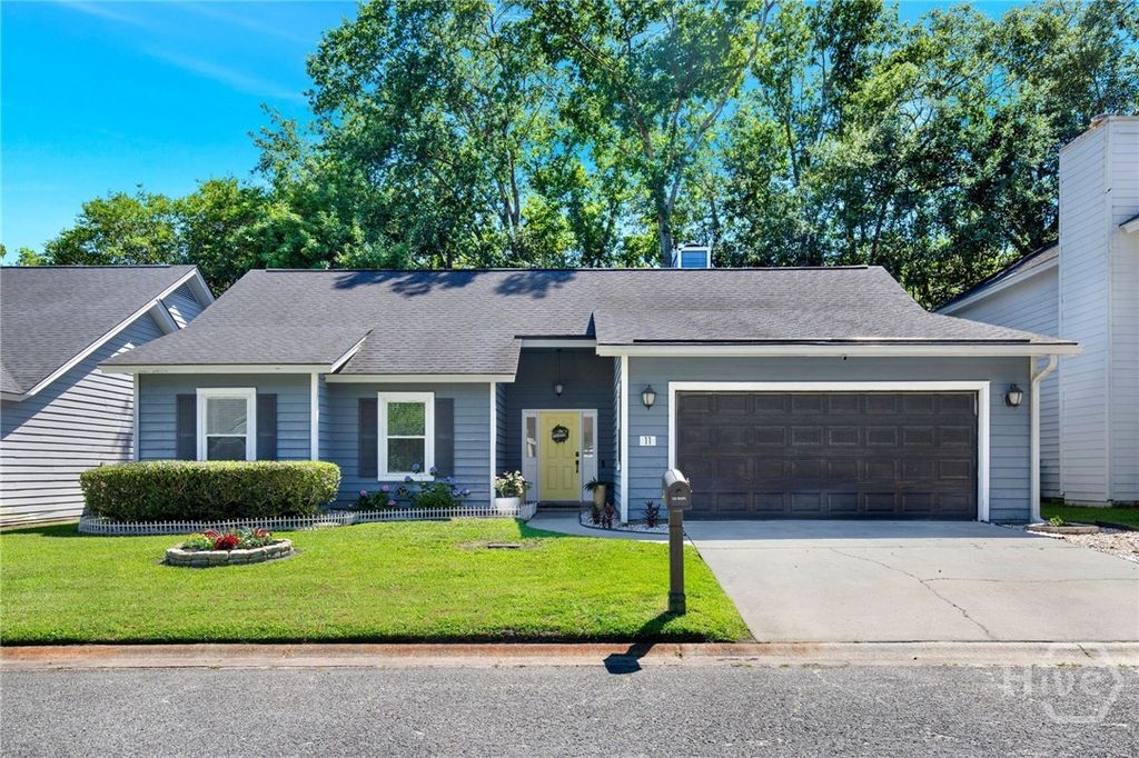 Image 1 of property listing at 11 Norwood Court, Savannah, GA 31406