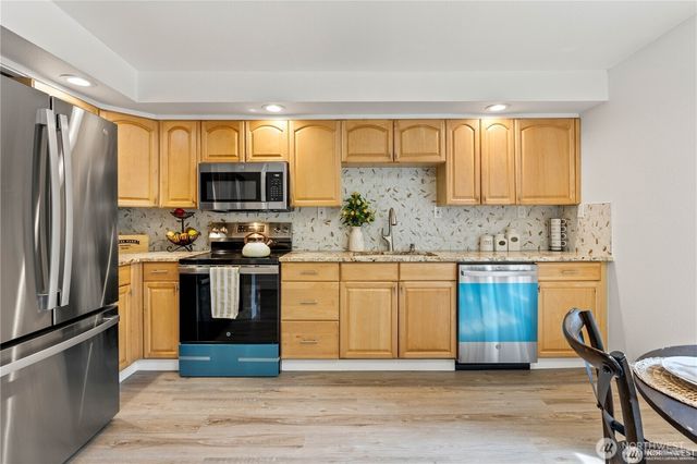 2749 Parkway Drive W, University Place, WA 98466