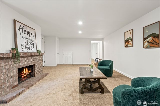 2749 Parkway Drive W, University Place, WA 98466