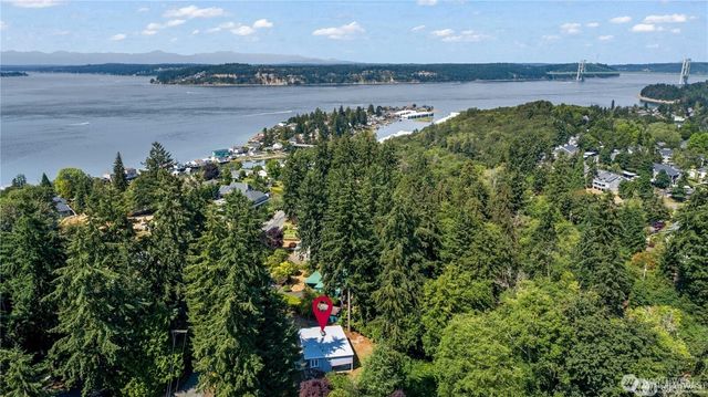2749 Parkway Drive W, University Place, WA 98466