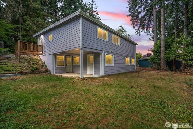 2749 Parkway Drive W, University Place, WA 98466