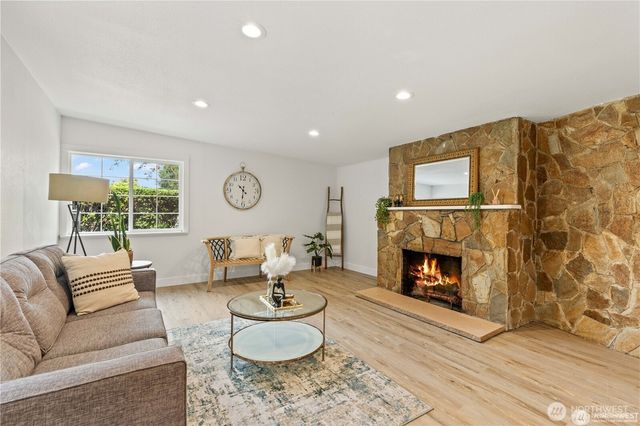 2749 Parkway Drive W, University Place, WA 98466
