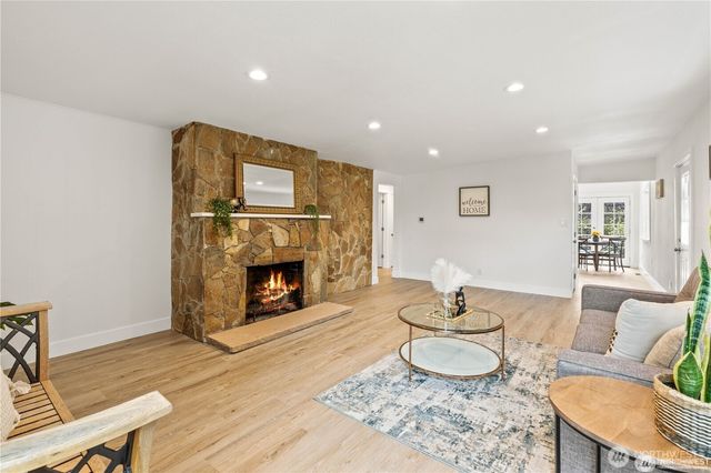 2749 Parkway Drive W, University Place, WA 98466