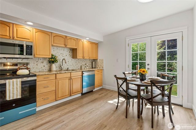 2749 Parkway Drive W, University Place, WA 98466
